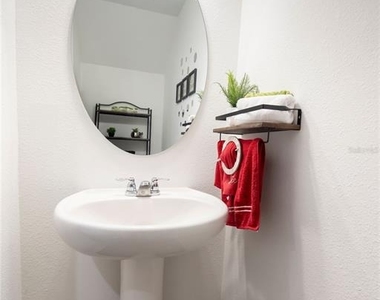 844 Grandin Street - Photo Thumbnail 14
