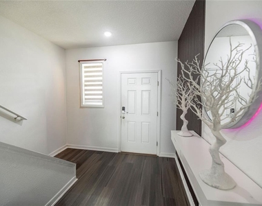 844 Grandin Street - Photo Thumbnail 7