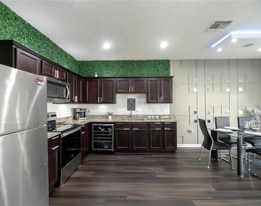 844 Grandin Street - Photo Thumbnail 12
