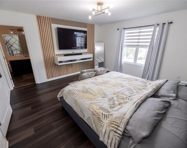844 Grandin Street - Photo Thumbnail 26