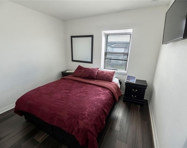 844 Grandin Street - Photo Thumbnail 19