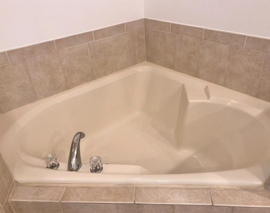 540 Woodland Terrace Boulevard - Photo Thumbnail 30