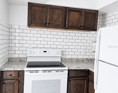 1315 E Hancock Drive - Photo Thumbnail 5