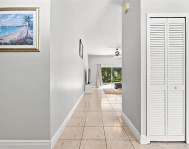 2537 Chatham Circle - Photo Thumbnail 8