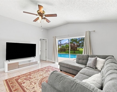 2537 Chatham Circle - Photo Thumbnail 15