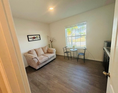 4962 Jackson Street - Photo Thumbnail 3
