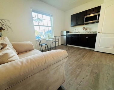 4962 Jackson Street - Photo Thumbnail 2
