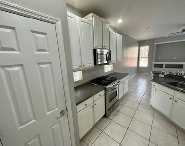 11732 Via Lucerna Circle - Photo Thumbnail 5