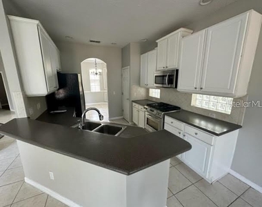 11732 Via Lucerna Circle - Photo Thumbnail 4