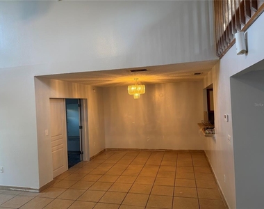 1212 Indian Bluff Drive - Photo Thumbnail 2