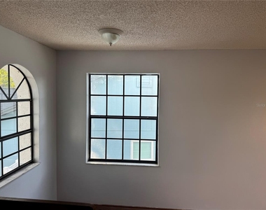 1212 Indian Bluff Drive - Photo Thumbnail 4