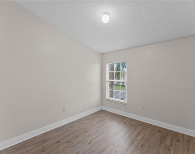 13438 Fairway Glen Drive - Photo Thumbnail 9