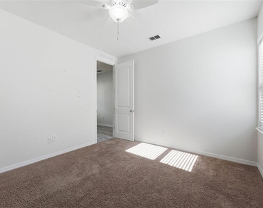 13786 Summer Harbor Court - Photo Thumbnail 31