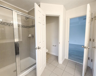 11804 Silverlake Park Drive - Photo Thumbnail 31