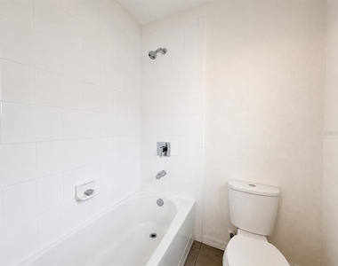 11804 Silverlake Park Drive - Photo Thumbnail 24
