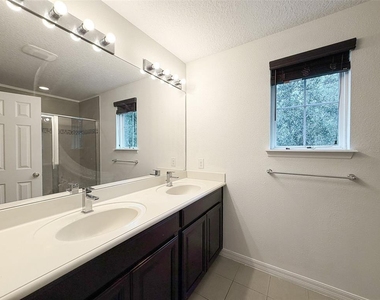 11804 Silverlake Park Drive - Photo Thumbnail 29