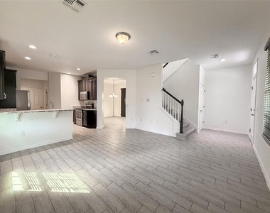 11804 Silverlake Park Drive - Photo Thumbnail 8