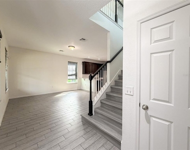 11804 Silverlake Park Drive - Photo Thumbnail 5