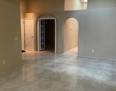 546 Via Fontana Drive - Photo Thumbnail 7