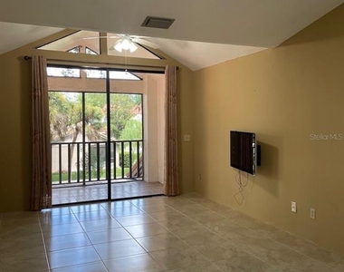 546 Via Fontana Drive - Photo Thumbnail 4