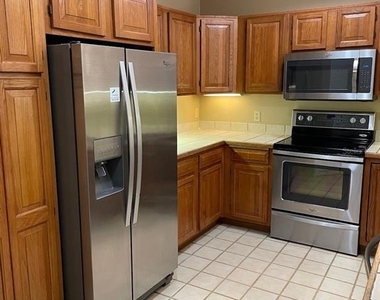 546 Via Fontana Drive - Photo Thumbnail 8