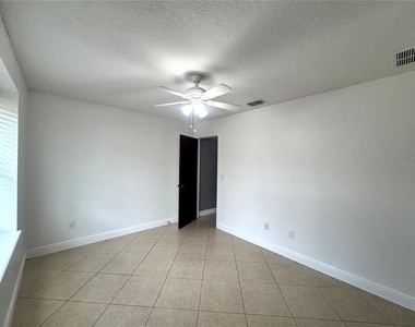 8120 Lesia Circle - Photo Thumbnail 11