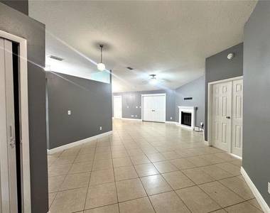 8120 Lesia Circle - Photo Thumbnail 8