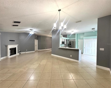 8120 Lesia Circle - Photo Thumbnail 2