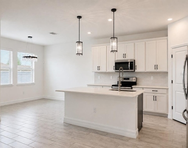 5815 Camilla Street - Photo Thumbnail 8
