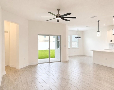 5815 Camilla Street - Photo Thumbnail 9