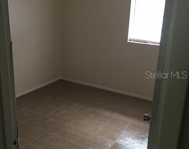1407 W 14th Street - Photo Thumbnail 9