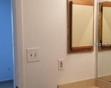 249 Afton Square - Photo Thumbnail 7