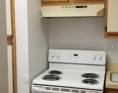 249 Afton Square - Photo Thumbnail 5