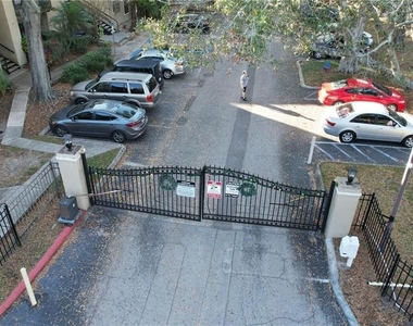 249 Afton Square - Photo Thumbnail 10