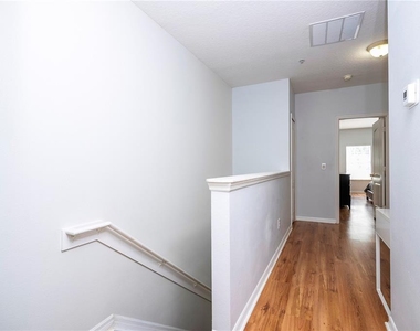 5827 Strada Capri Way - Photo Thumbnail 16