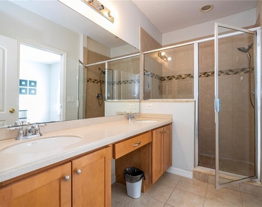 5827 Strada Capri Way - Photo Thumbnail 28