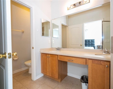 5827 Strada Capri Way - Photo Thumbnail 27