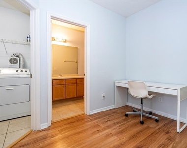 5827 Strada Capri Way - Photo Thumbnail 23