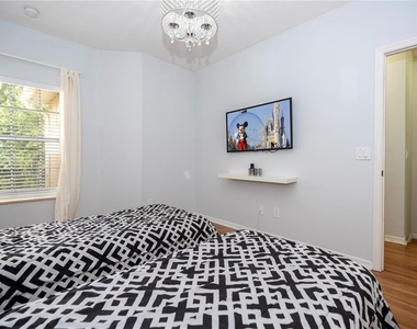 5827 Strada Capri Way - Photo Thumbnail 18