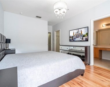 5827 Strada Capri Way - Photo Thumbnail 26