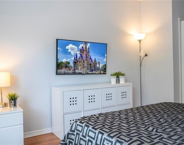 5827 Strada Capri Way - Photo Thumbnail 22