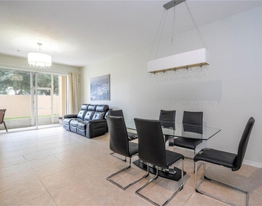 5827 Strada Capri Way - Photo Thumbnail 12