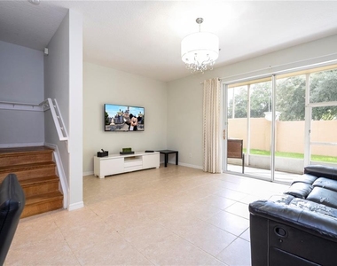5827 Strada Capri Way - Photo Thumbnail 14