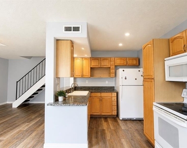 4126 Yellow Pine Lane - Photo Thumbnail 5