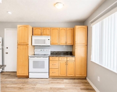4126 Yellow Pine Lane - Photo Thumbnail 6
