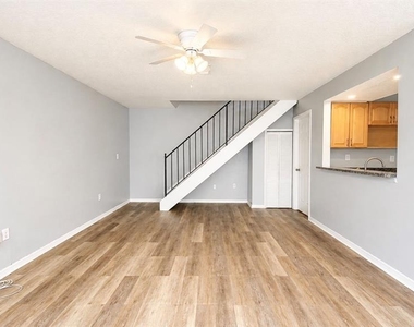 4126 Yellow Pine Lane - Photo Thumbnail 4