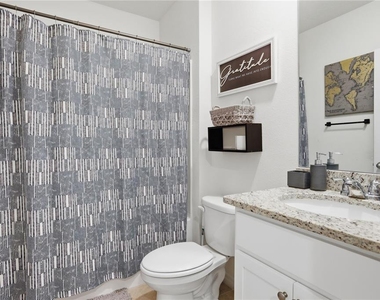 2735 Numa Falls Ave - Photo Thumbnail 7
