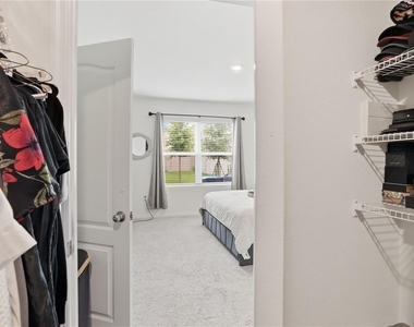 2735 Numa Falls Ave - Photo Thumbnail 11