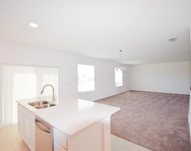 553 Pawnee Court - Photo Thumbnail 9