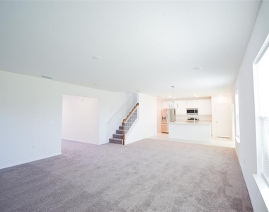 553 Pawnee Court - Photo Thumbnail 12